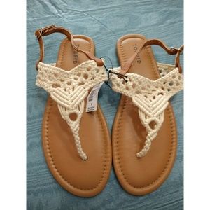 Torrid size 8 sandal new with tags